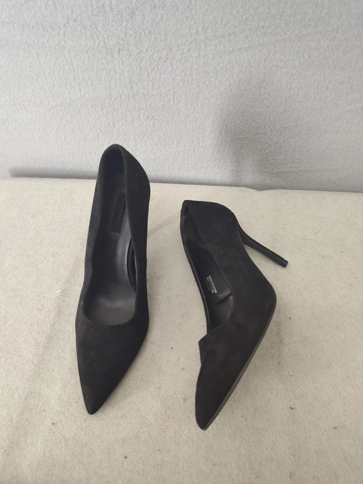 Zapatos de salón Forever 21 para mujer talla 7,5 negros gamuza punta tacón alto clásicos Foto 4 de 4
