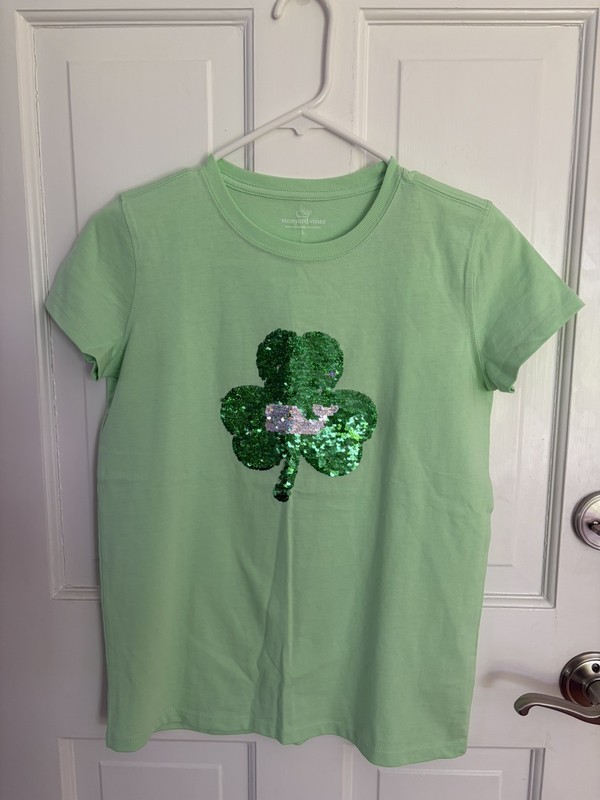 NWT Vineyard Vines Girls’ Flip Sequin Shamrock Shirt Size Large