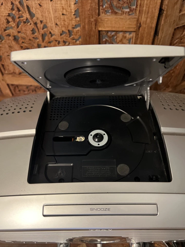 Vintage Teac LT-1 Retro Style Stereo CD Player Radio With Remote Fantastic Sound - Image 3 of 4