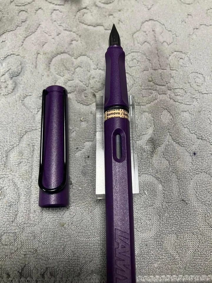 Pluma Estilográfica LAMY Safari 2016 Edición Limitada Lila F (Fin Plumín) SAFARI Foto 2 de 3