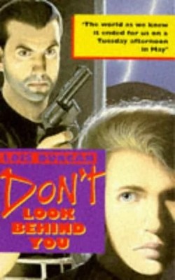 Don't Look Behind You (Puffin Teenage Fiction S.) Buch Puffin