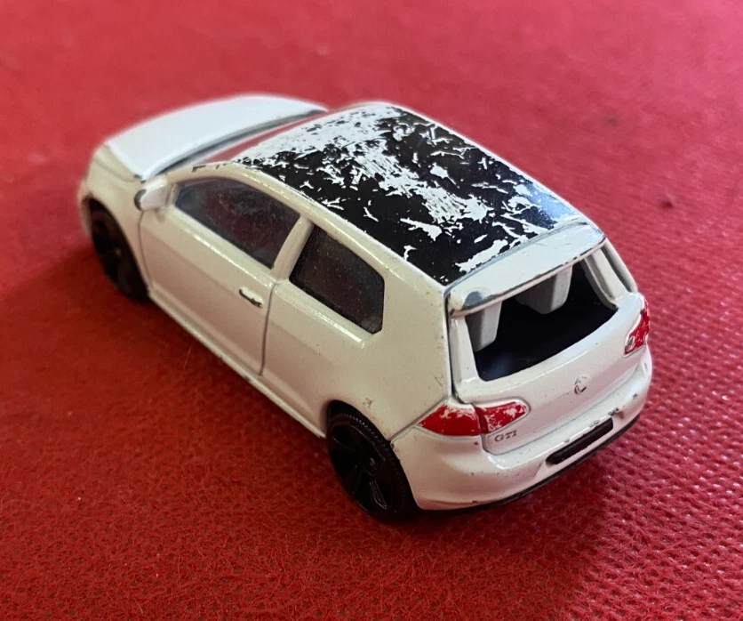 MAJORETTE Auto VW GOLF GTI  VOLKSWAGEN scala 1:64 N° 264C metallo Bianco - Immagine 2 di 3