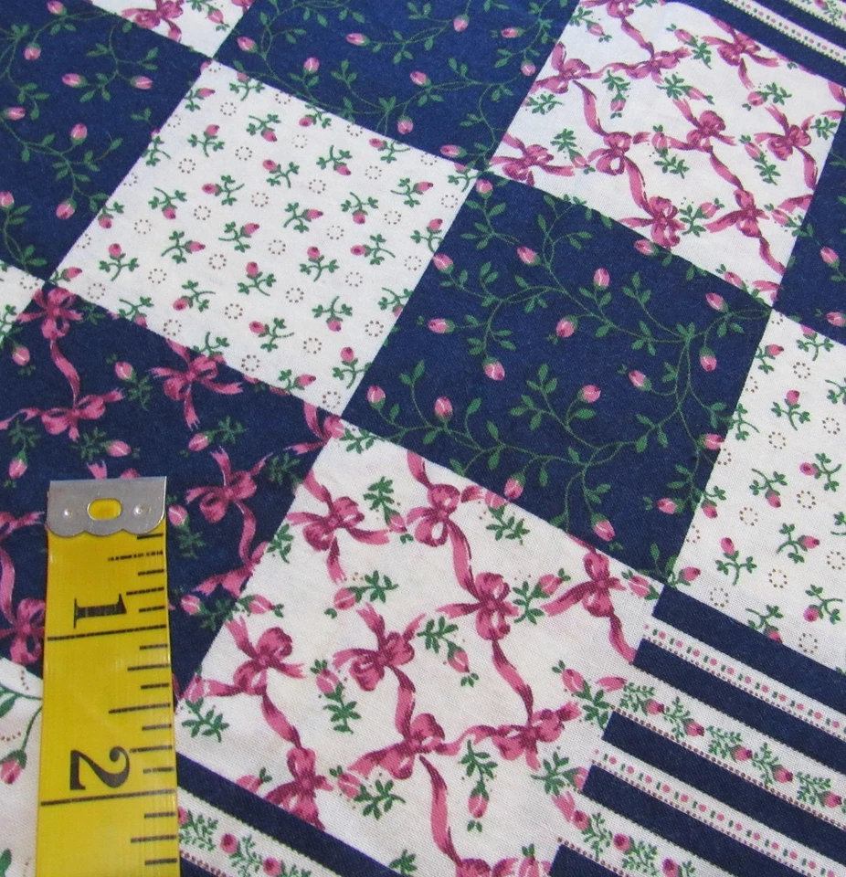1-2/3 yds VINTAGE Cheater Patchwork Quilt Navy & Pink Rosebuds Fabric Traditions - Image 2 of 3