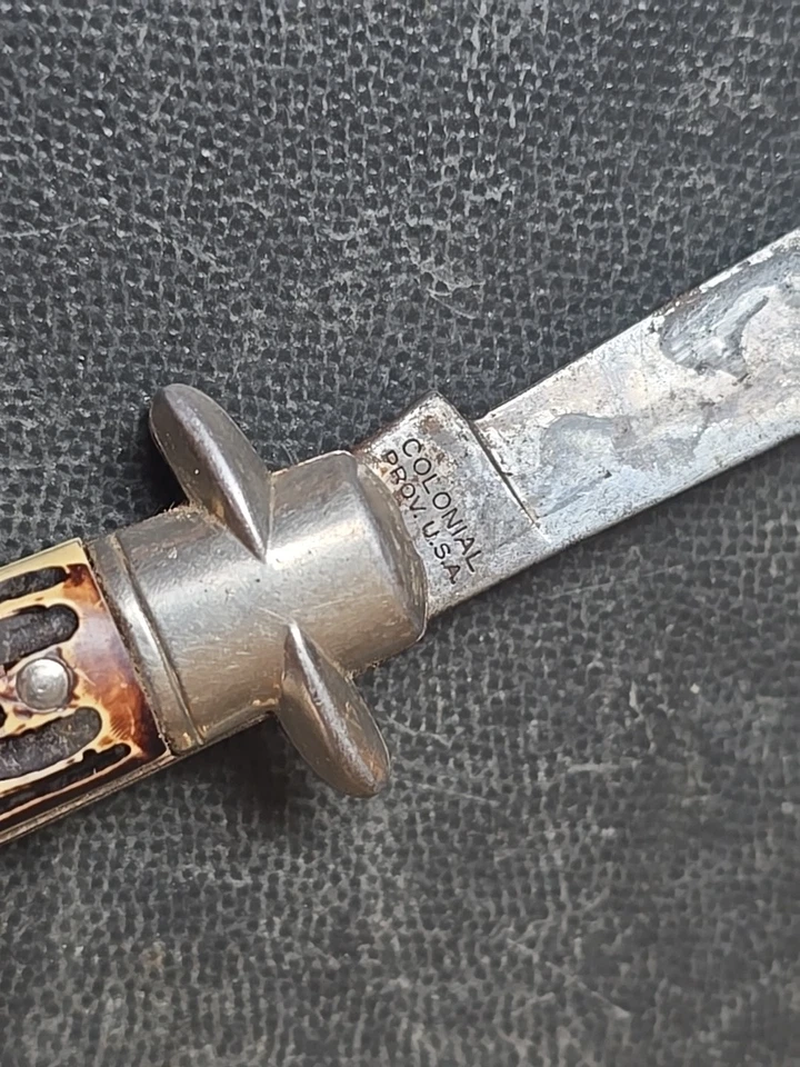 Navaja de Bolsillo Plegable Vintage Colonial Prov EE. UU. Barra Transversal Cola de Pescado Hoja Única Foto 2 de 4