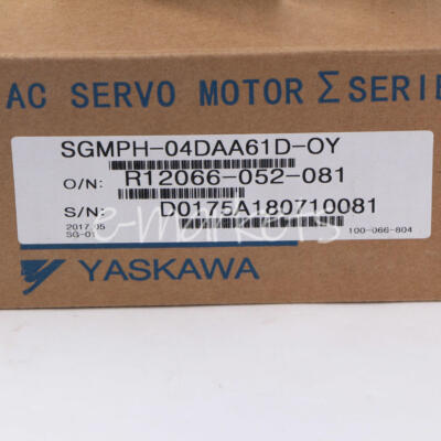 One New Yaskawa Servo Motor SGMPH-04DAA61D-OY