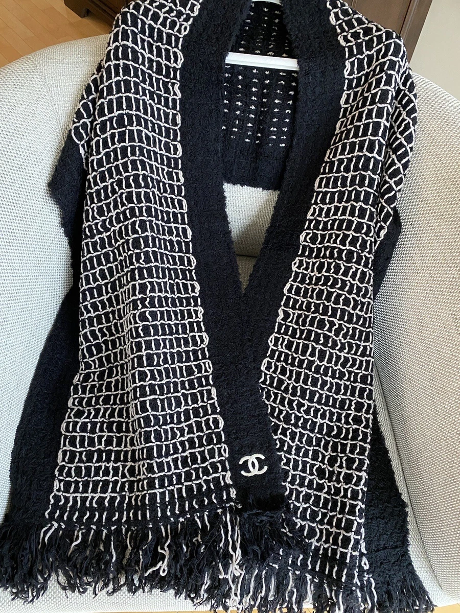 NEW 100%Auth Chanel 17B Black/White Wool/Cotton Tweed Shawl Scarf