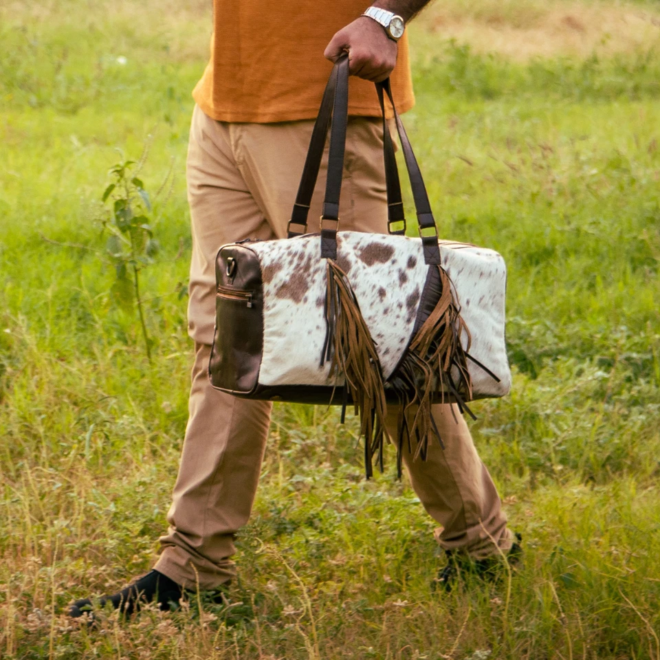 Echte Hair-On Kuhhaut-Leder-Duffle Bag mit Lederfransen-Akzenten. - Bild 3 von 4
