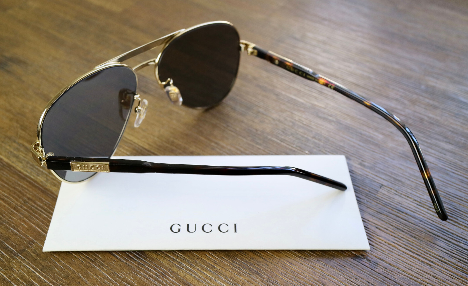 white gucci aviator sunglasses