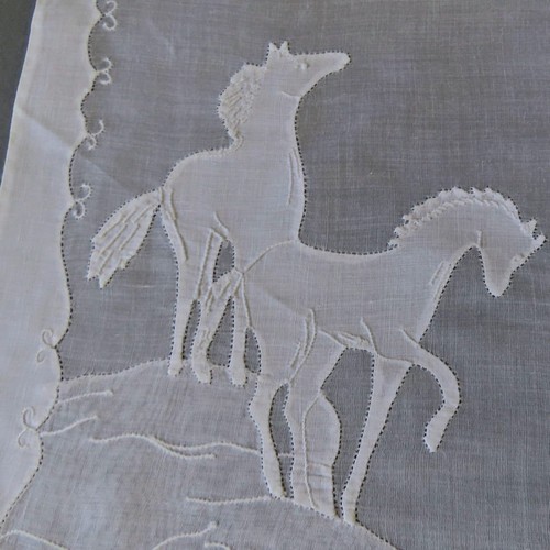 8 Vintage MADEIRA Organdy + Linen Hand Embroidered + Appliqued Placemats HORSES - Picture 5 of 10