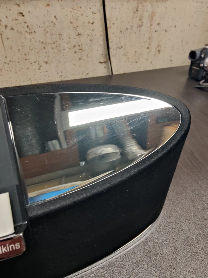 Mini sistema de base de altavoces Bowers & Wilkins Zeppelin - sin control remoto Foto 4 de 4