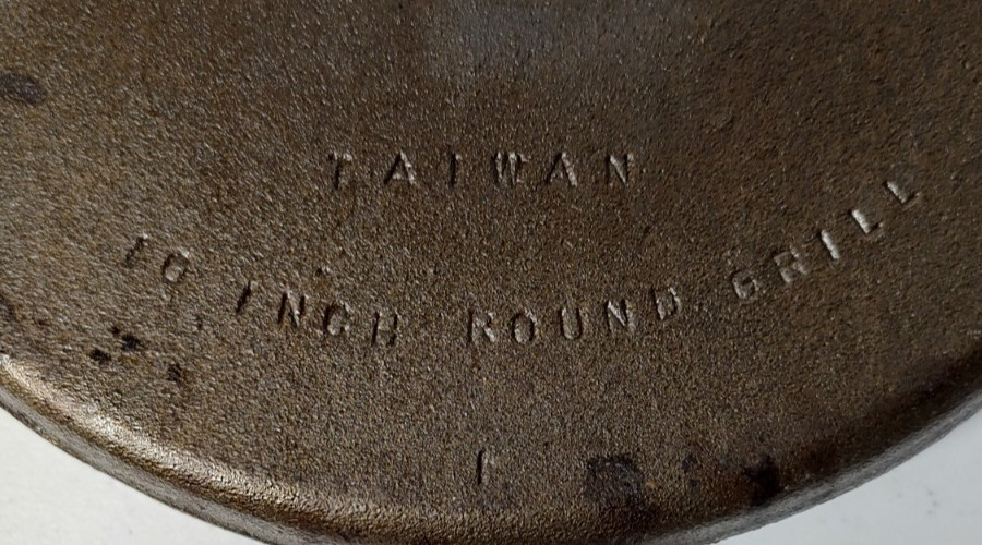 VTG Round Cookware 10" Cast Iron Shallow Grill Pan With Wood Handle Camping