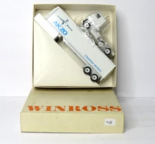 Winross Diecast Metal Semi Truck & Trailer AKZO Chemical Division UNRUN  BOXED