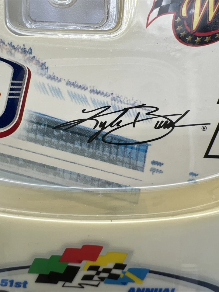 Coche amarillo fundido a presión Daytona 500 2009 M&M’s Kyle Busch #18 Winners Circle 1:64 Foto 3 de 4