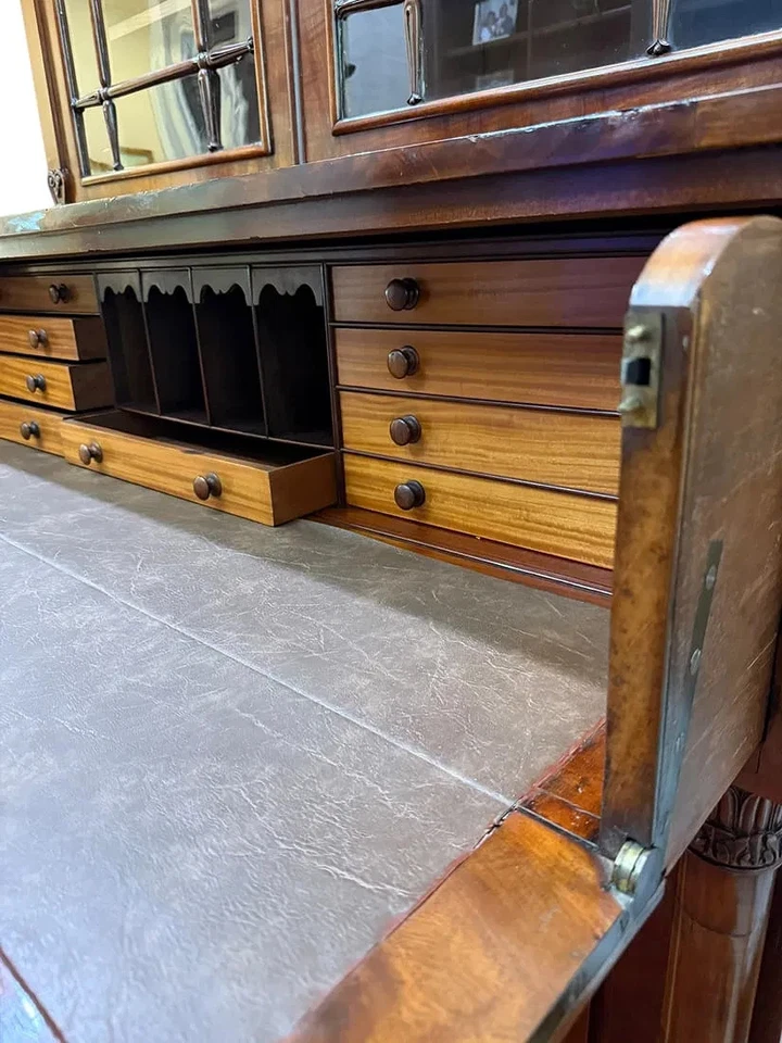 Антикварный английский большой книжный шкаф-секретер из красного дерева - Изображение 2 из 4