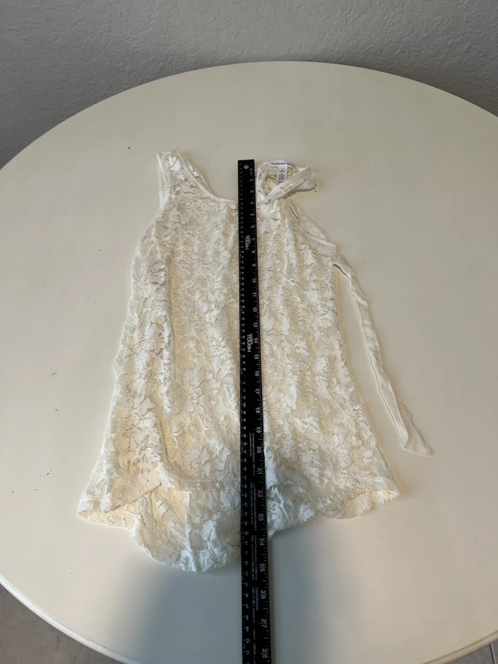 Camiseta sin mangas Ambiance Apparel para mujer blanca de encaje transparente pequeña 230 Foto 4 de 4