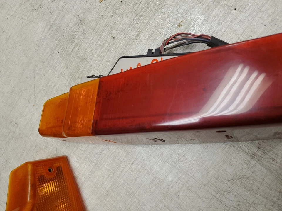 Lente luz trasera derecha izquierda VW Volkswagen Fox 1987-90 (D531) Foto 2 de 4