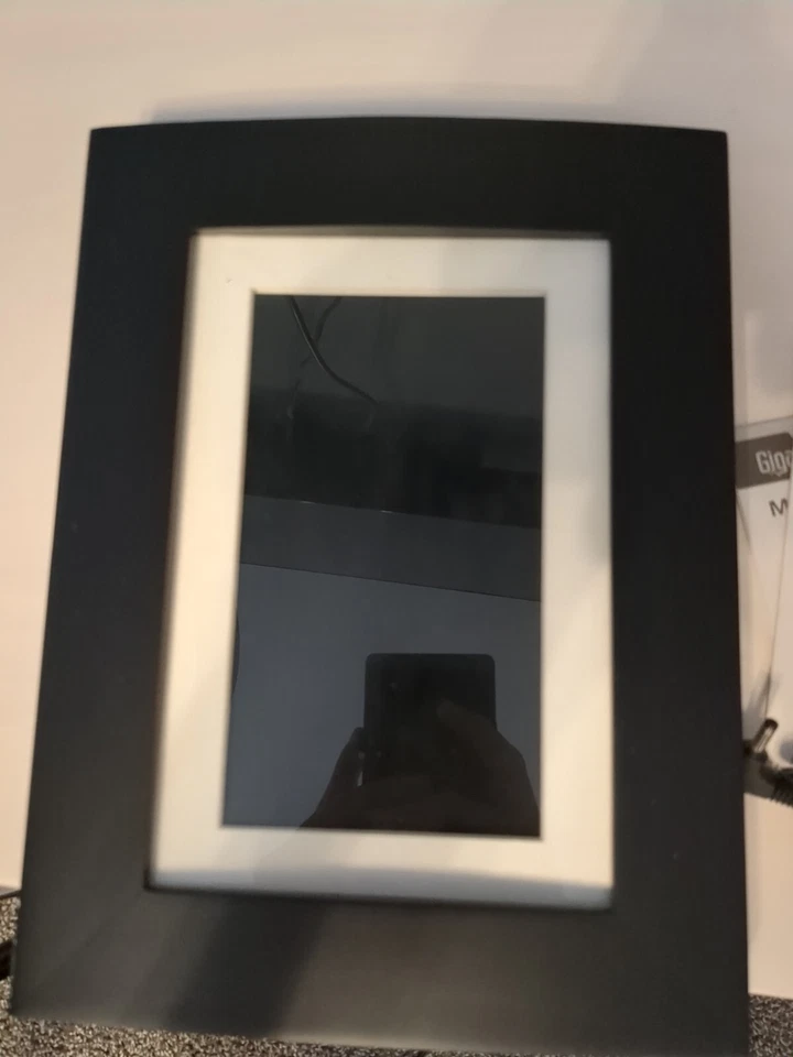 Unused Gigaware 7" Digital Photo Frame-10 B-Black Wood-SD, MS, MMC Slots - Image 2 of 2