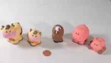 Farm Animals 2 Pigs 2 Cows 1 Horse plastic toy farm animals marked NP lot of 5