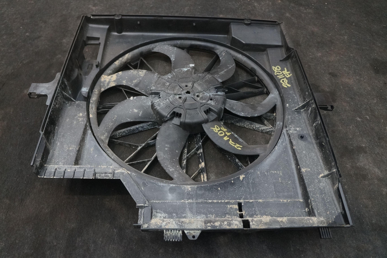Radiator Cooling Fan Shroud Bracket Housing 17117519187 Rolls Royce Phantom 2004