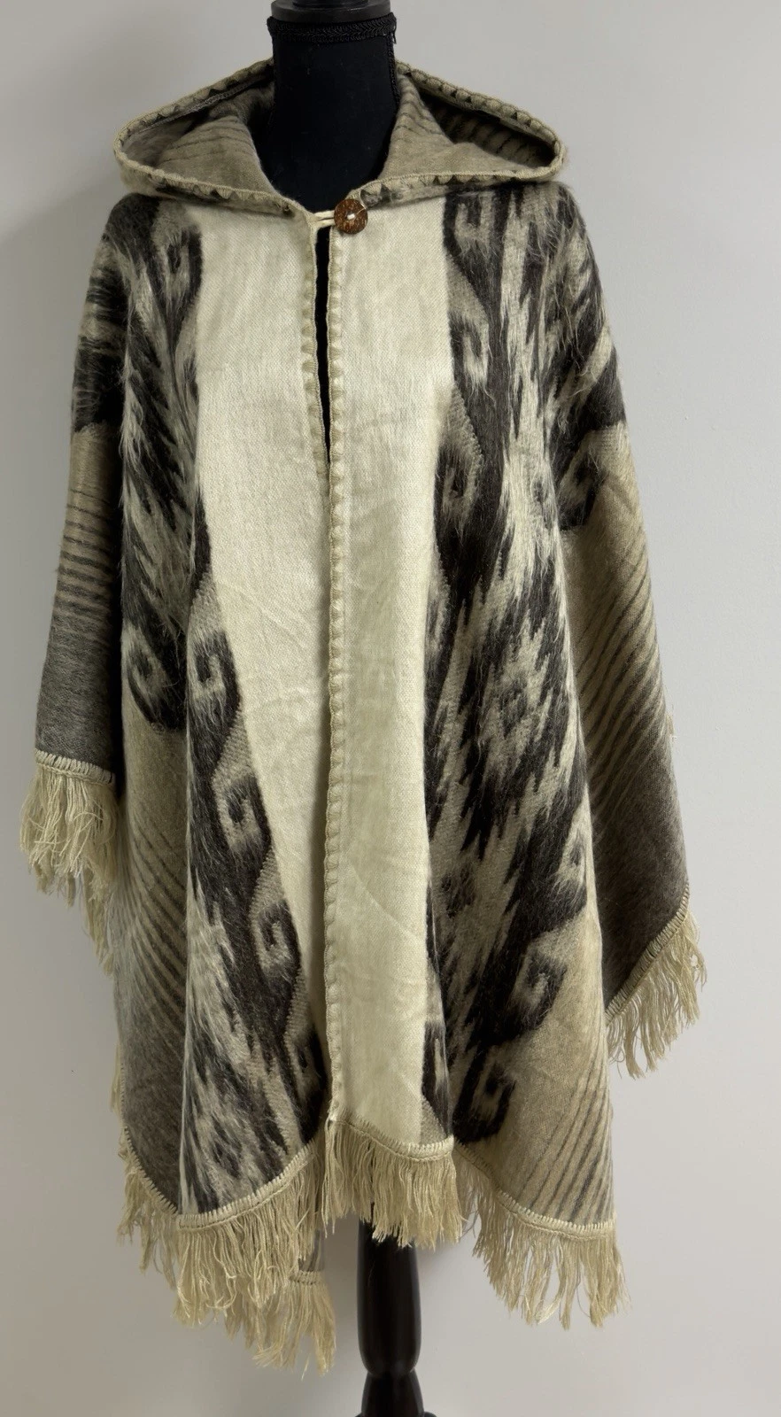 Unisex Alpaca Blend Hooded Poncho Cape Gray Geometric Tribal Geometric One Size