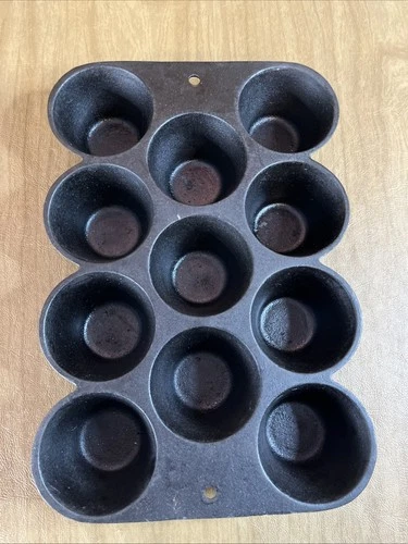 Vintage Wagner Ware B 1323 Cast Iron Muffin Biscuit Pan 11 Spots Holes