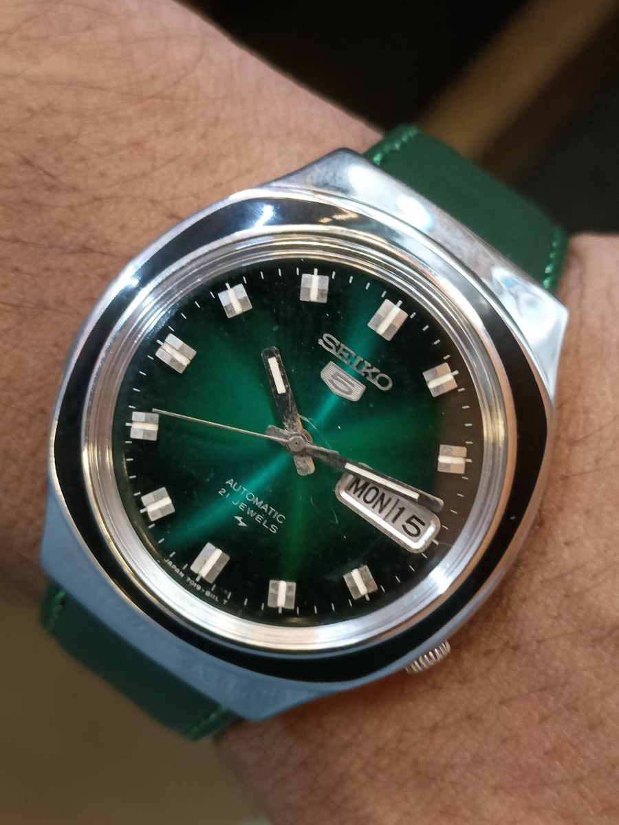 VINTAGE SEIKO 5 AUTOMATIC 21J PATINA GREEN DIAL 7019-8090 JAPAN