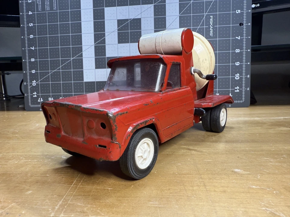 Винтажный красно-белый цементный смеситель грузовик 1960-х Tonka Mini Jeep - Изображение 2 из 4