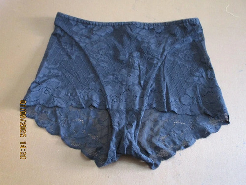 NEW MARKS & SPENCER - SIZE 18 - BLACK LACE - LIGHT CONTROL KNICKERS - FULL BRIEF