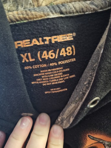 Large Men’s RealTree Black And Camo Logo Pull Over Fleece Hoodie NWT - Picture 3 of 3