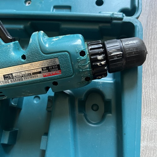 Makita Cordless Drill 9.6V 6095D Tested Works Working Battery + Charger + Case - Picture 13 of 16