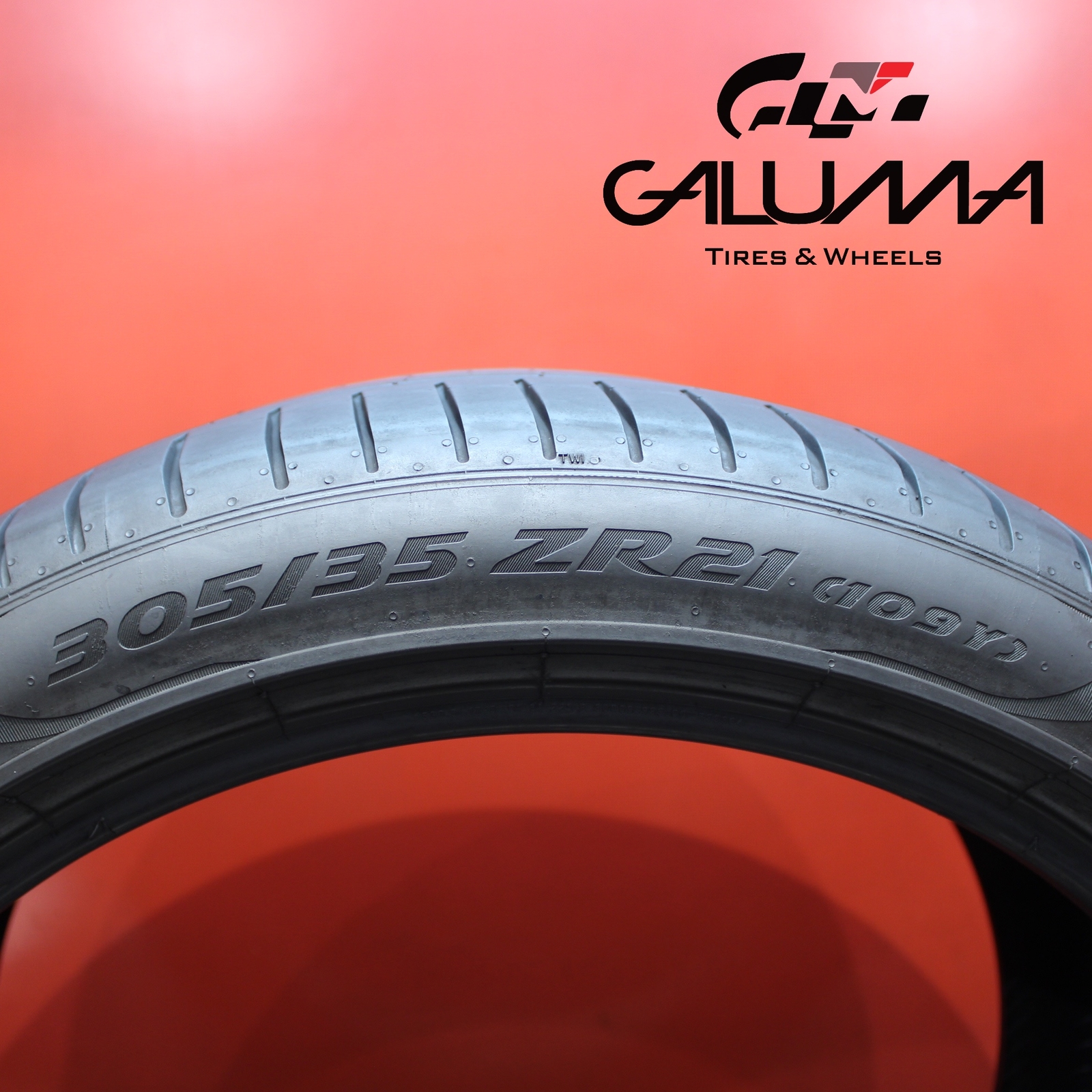 2X Tires Pirelli P Zero PZ4 305/35/21 305/35ZR21 3053521 109Y BENTLEY #62881
