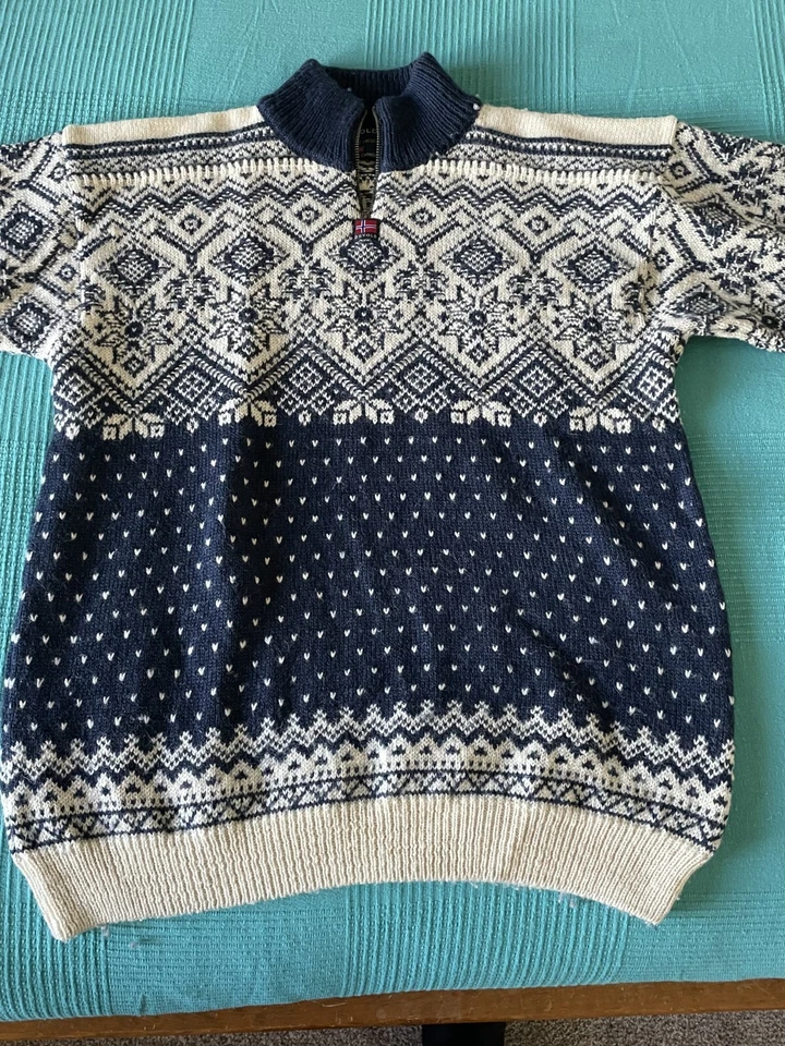 Norwegian Devold Classic White/Blue Wool Sweater Size Large by Olmes Carretti - Image 2 of 4