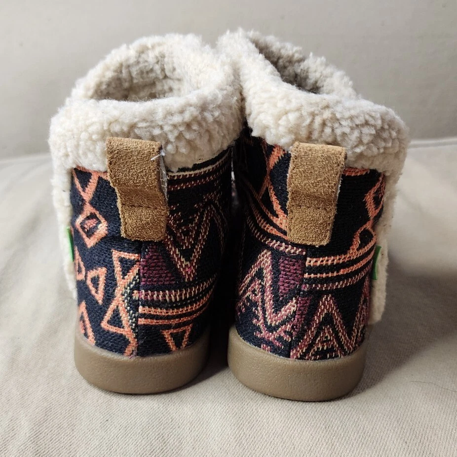 Botas al tobillo Sanuk para mujer con estampado azteca Ojai Sherpa Bootah talla 6 Foto 4 de 4