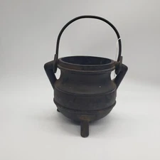 Cast Iron Cauldron Witch's Pot 3 Legs Pot Belly Planter Halloween Decor