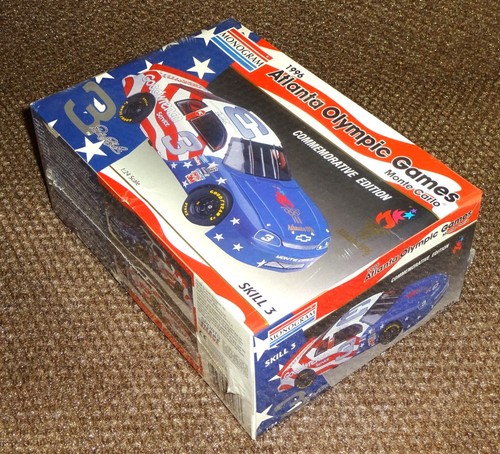 Monogram 1/24 Model Kit #85-2483 #3 1996 Atlanta Olympic Games Monte Carlo - Bild 2 von 5