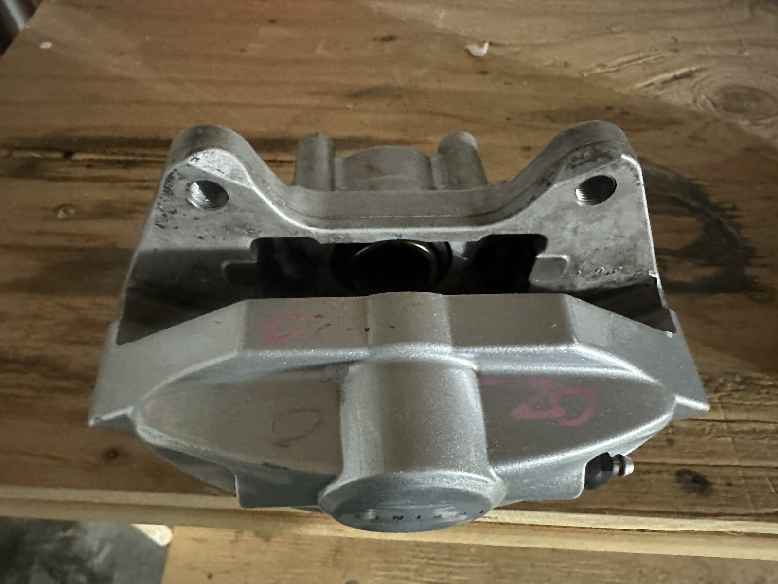 Left & Right Akebono Calipers for Infiniti Q50/G37, ‘0720. Excellent