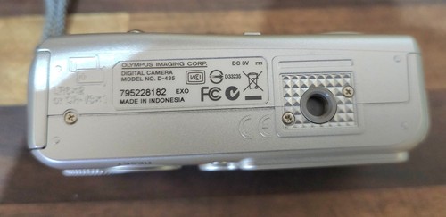 Olympus Digital Camera Camedia D-435 5.1MP Silver and Case. Tested and Working - Picture 9 of 16