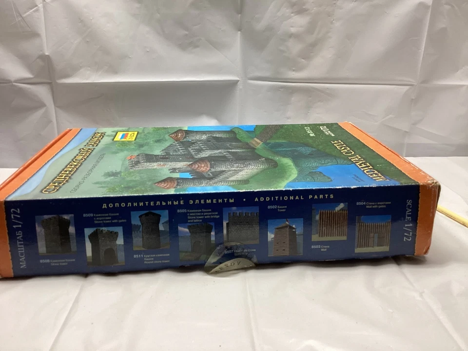 Castillo Medievil Modelo #8512 Escala 1/72 82 Piezas Contadas Para Piezas Foto 3 de 4
