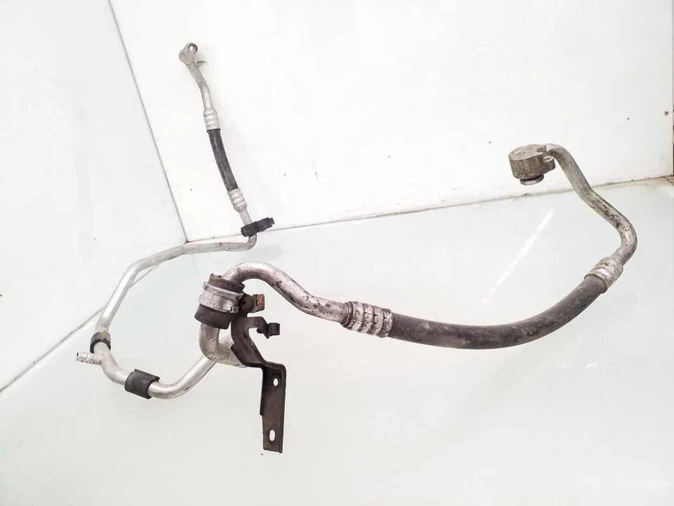 Manguera de tubo de aire acondicionado Volkswagen Golf VI 2011 1K0820743BQ gasolina 90kW Foto 3 de 4