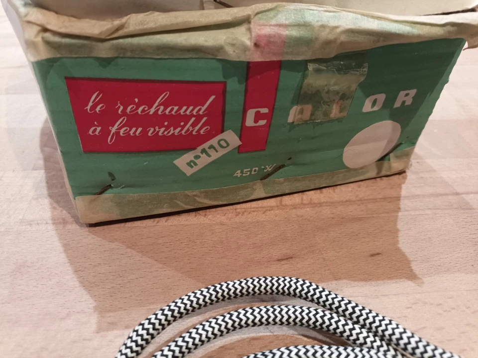 Le Réchaud à feu visible Calor N°110 450W en tôle émaillée Vintage 220V C-42B - Photo 4/4