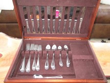 Oneida Countess - 55 Piece Stainless Steel Be...