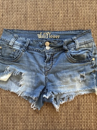 Wallflower Damen Jeansshorts Vintage Größe 9 Taille 31" abgenutzte Löcher Fransen - Bild 1 von 8