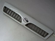 Calandre Nissan SUNNY