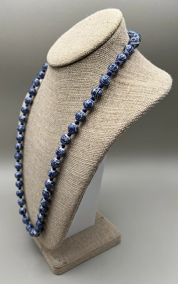 Collares de cuentas de porcelana china vintage pintados azul/blanco color dorado broche 25" Foto 3 de 4