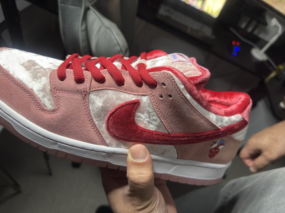 NEW Nike SB Dunk Low Pro SB x StrangeLove 194275080109| eBay