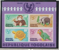 Togo  bloc   UNICEF  jeux jouets  1971 num  BF 57  **