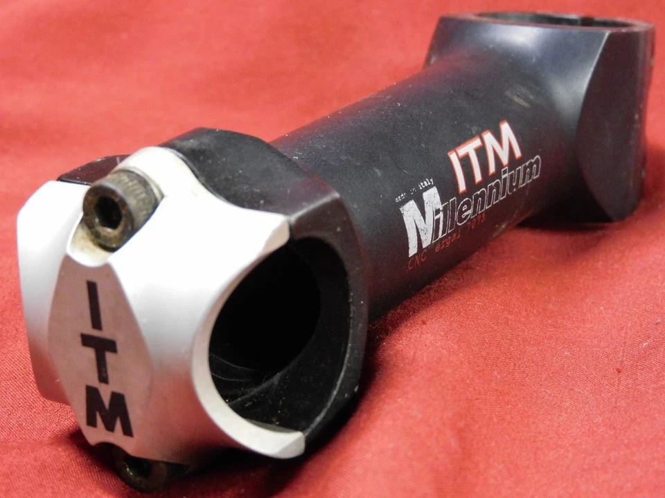 VGC 11 cm Threadless Black ITM Millenium Stem 1" x 110 mm x 26.0 mm 133 grams - Image 2 of 4