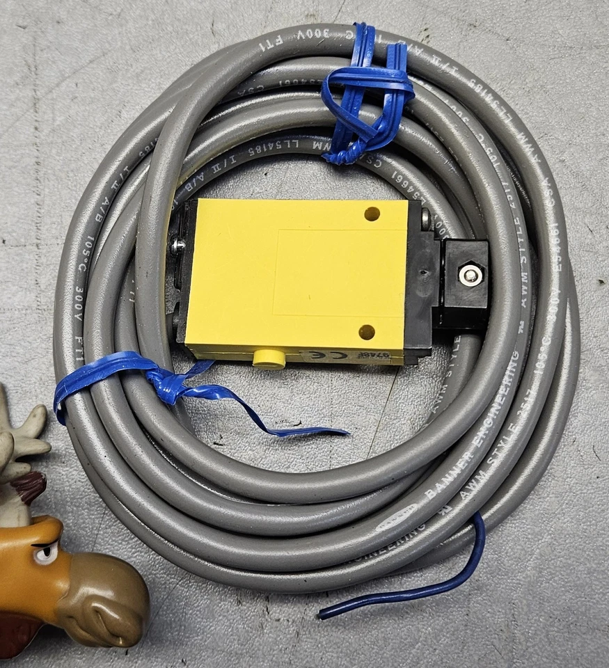 Banner SM2A312FP 26057 Mini-Beam Fiber Optic Sensor - Image 4 of 4