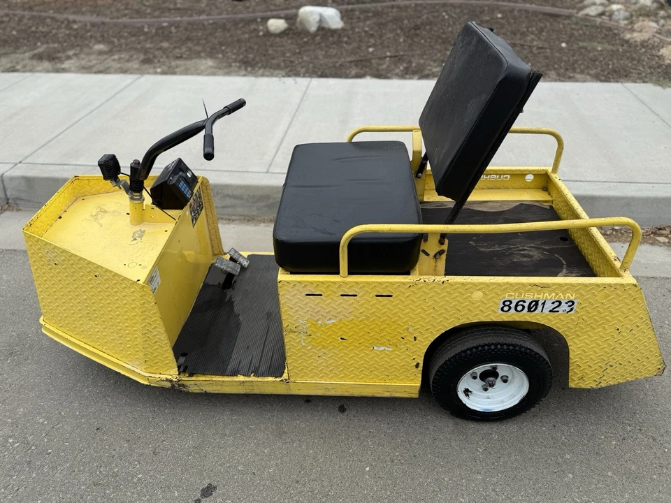 Cushman Minute Miser 2017 eléctrico industrial Foto 3 de 4