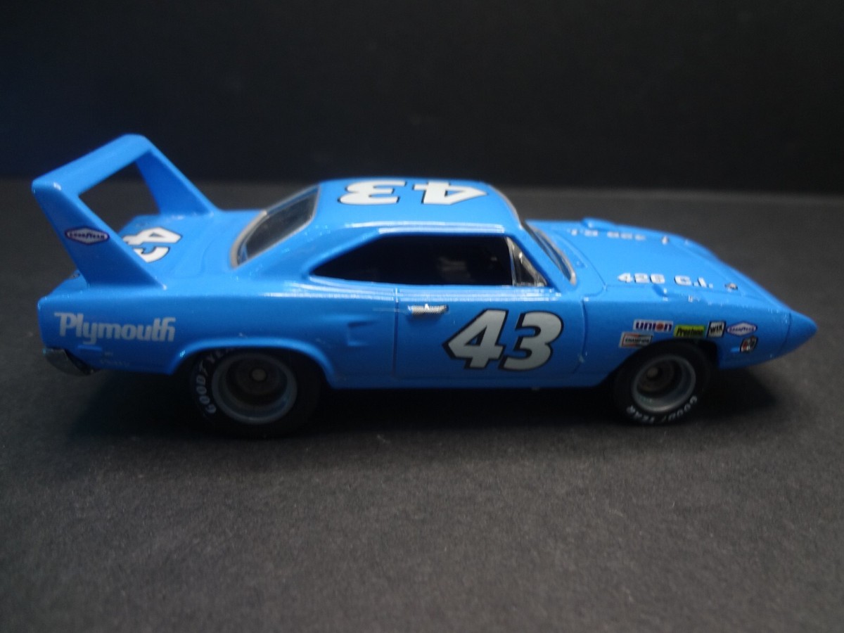 Plymouth Superbird 43 ミニカー HW Hot Wheels Vintage Racing Plymouth Superbird #43 - Loose 1:64